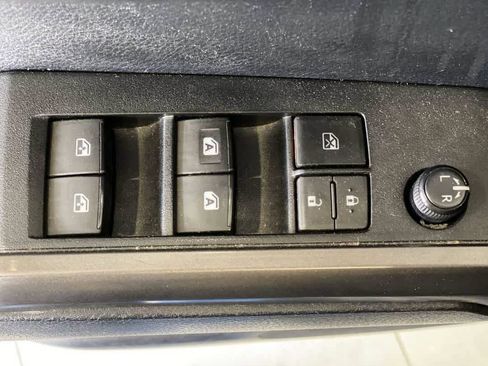 Certified 2019 Toyota Tacoma TRD Sport AWD/4WD image 16