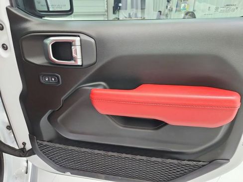 Used 2024 Jeep Wrangler Unlimited Rubicon w/ Technology Group image 44