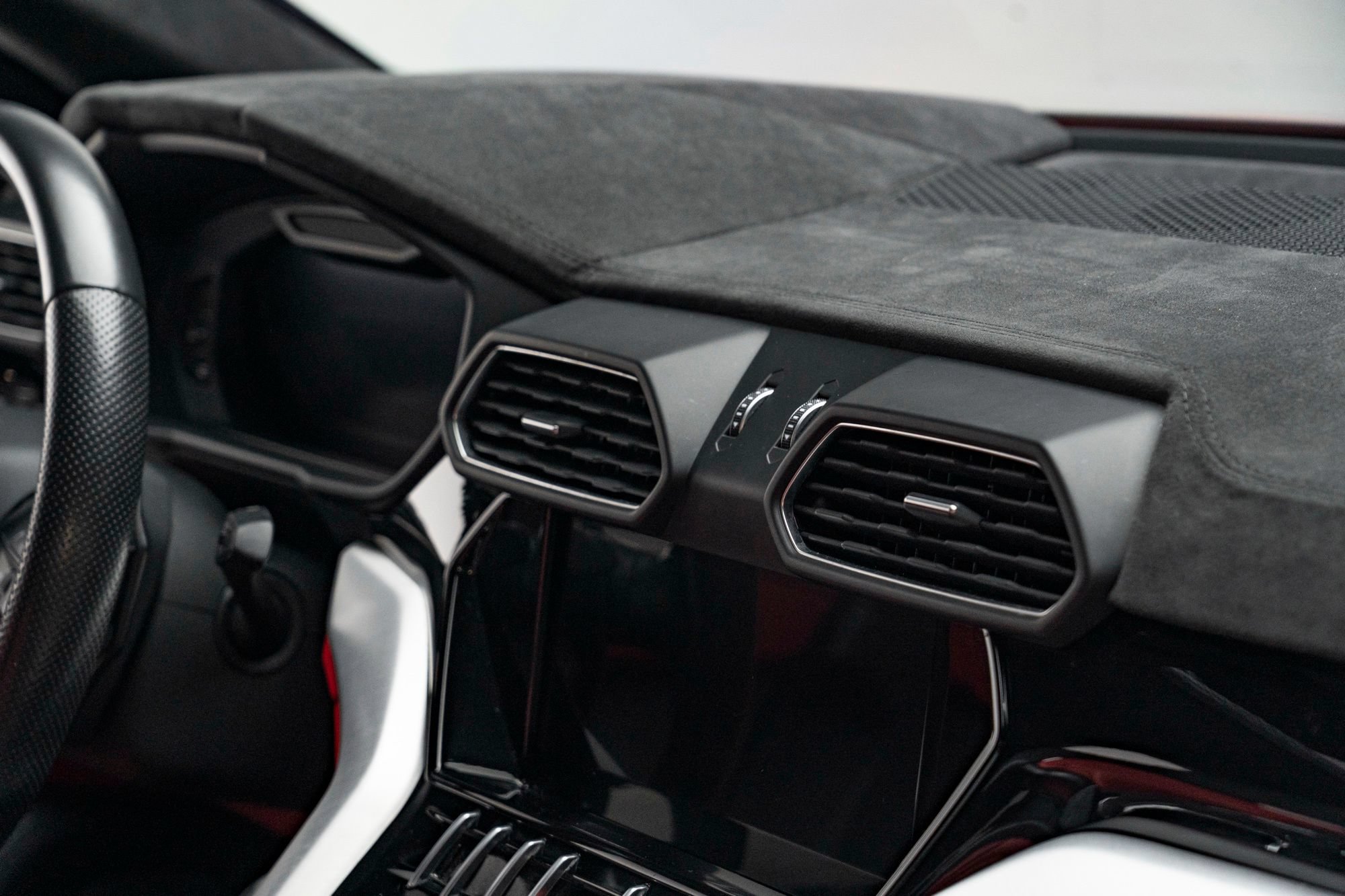 Used 2020 Lamborghini Urus AWD/4WD image 41