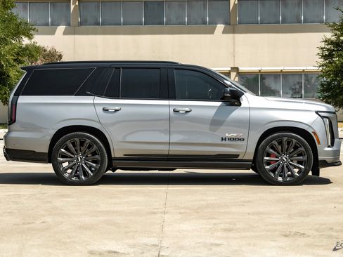 Used 2025 Cadillac Escalade V w/ LPO, Floor Liner Package AWD/4WD image 20