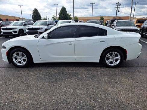 Used 2020 Dodge Charger SXT RWD image 6