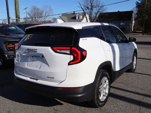 Used 2024 GMC Terrain SLE image 5