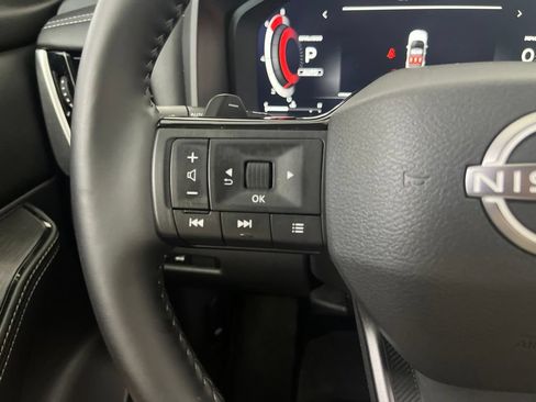 Used 2025 Nissan Rogue Platinum AWD/4WD image 59