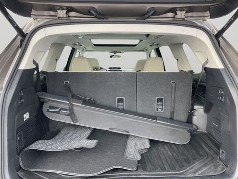 Used 2022 Subaru Ascent Limited w/ Technology Package image 9