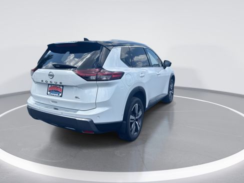 Used 2024 Nissan Rogue SL w/ SL Premium Package FWD image 4
