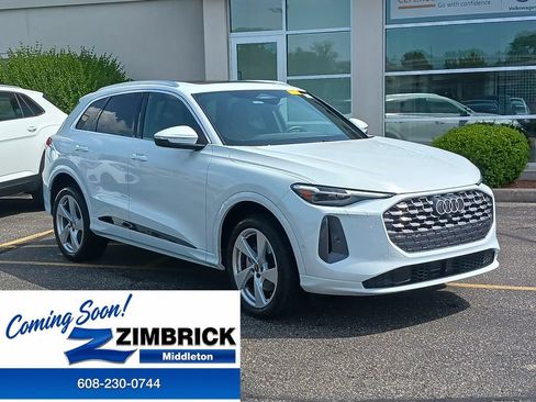 Used 2025 Audi Q5 Premium Plus AWD/4WD image 1