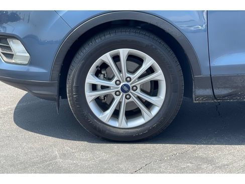 Used 2018 Ford Escape SE w/ SE Sync 3 Package FWD image 11