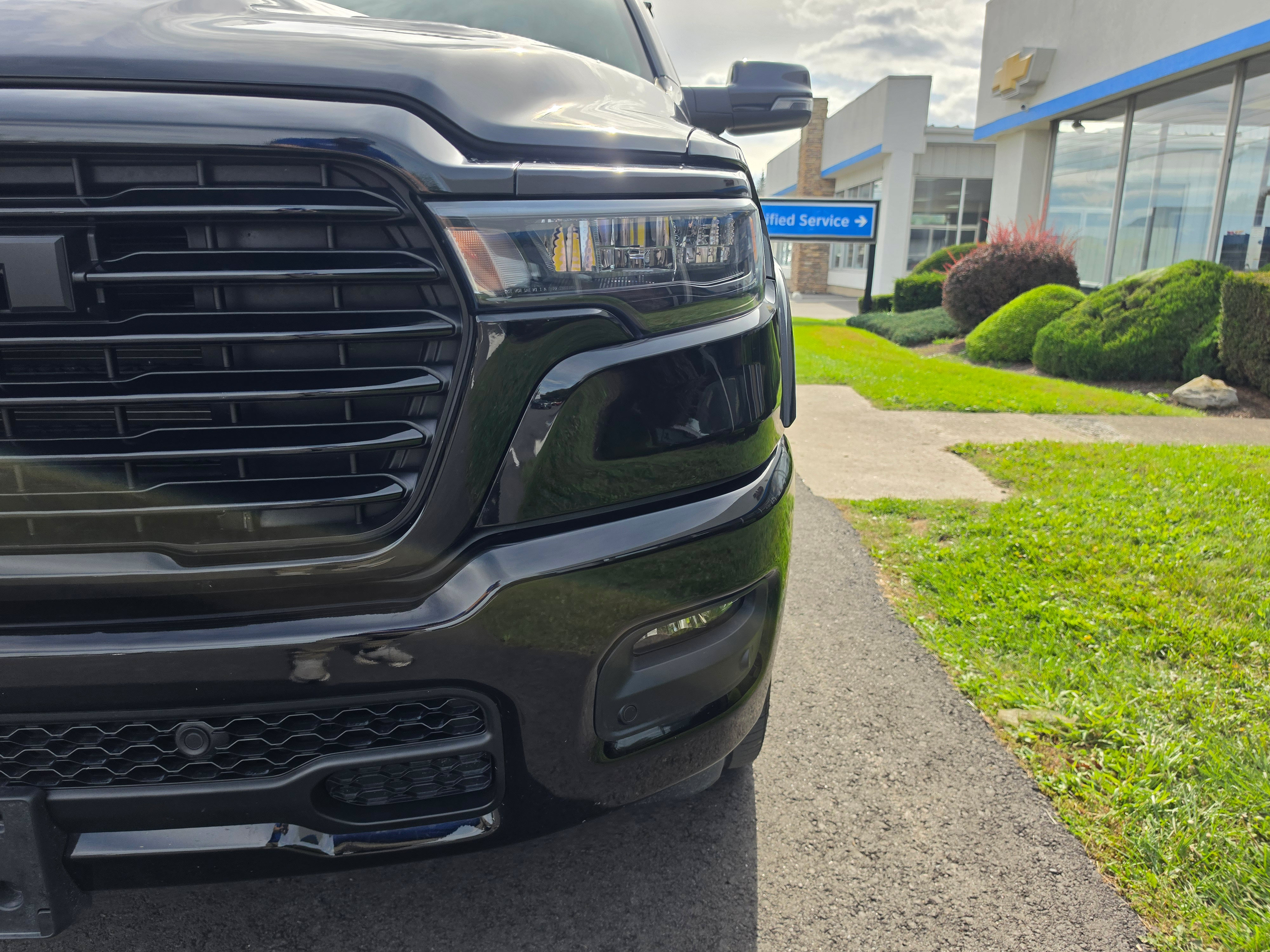Used 2025 RAM 1500 Laramie w/ Night Edition AWD/4WD image 10