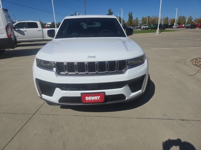 New 2027 Jeep Grand Cherokee Limited AWD/4WD image 2