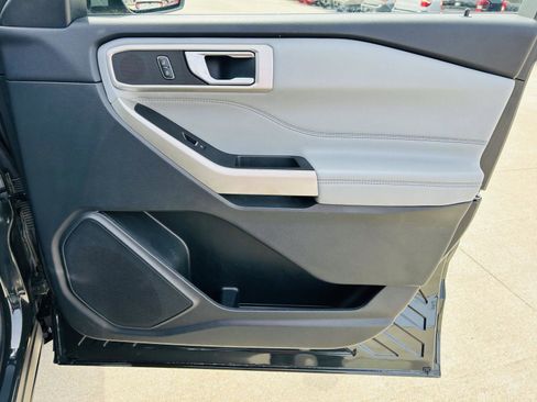 Used 2022 Ford Explorer XLT w/ Equipment Group 202A image 28