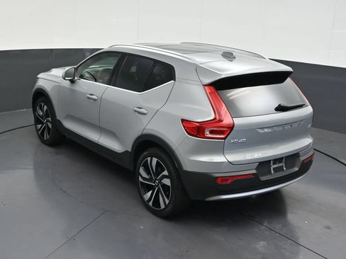 Used 2024 Volvo XC40 B5 Plus AWD/4WD image 18