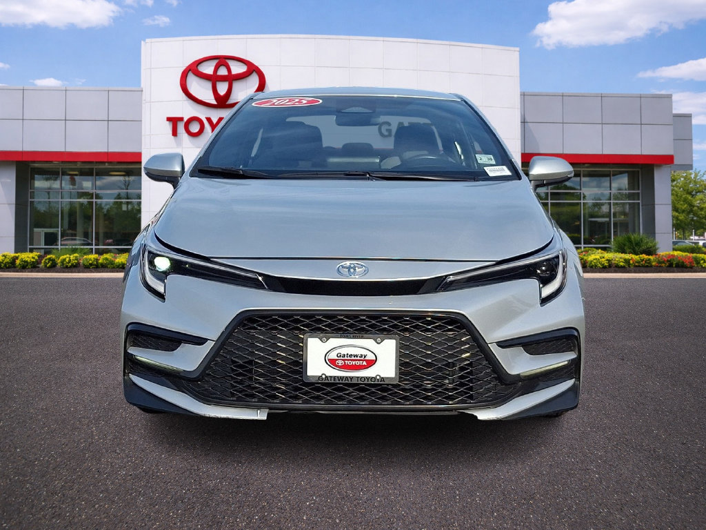 Used 2025 Toyota Corolla SE w/ Convenience Package FWD image 2