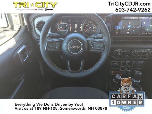 Used 2024 Jeep Wrangler Willys image 17