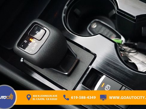 Used 2024 Nissan Rogue SV image 24