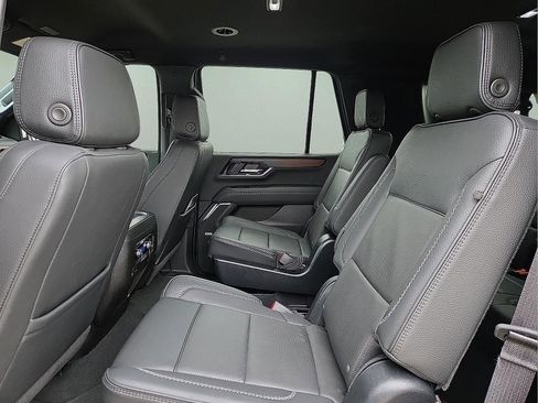 Used 2025 GMC Yukon Denali AWD/4WD image 11