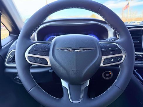 New 2026 Chrysler Pacifica Select AWD/4WD image 15
