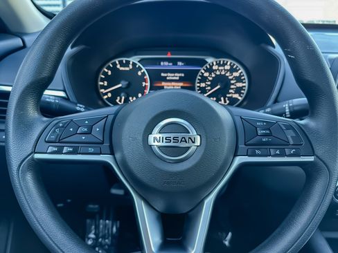 Used 2022 Nissan Altima 2.5 SV image 22