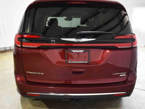 Used 2023 Chrysler Pacifica Limited w/ Trailer Tow Group image 8