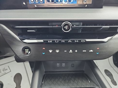 Used 2025 Nissan Murano SV image 27