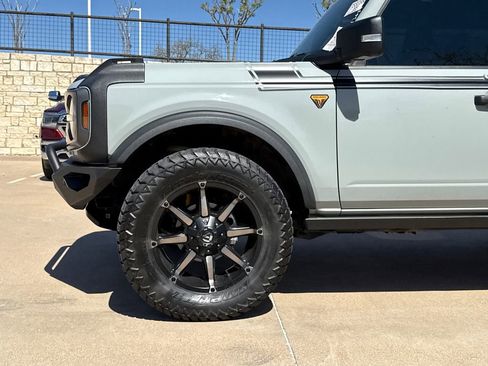 Used 2022 Ford Bronco Badlands image 5