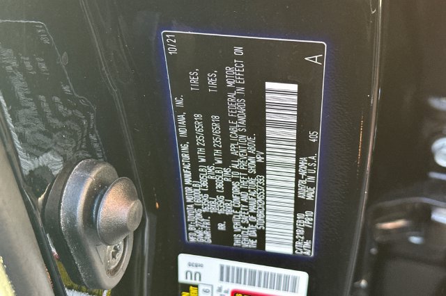 Certified 2021 Toyota Highlander XLE AWD/4WD image 34