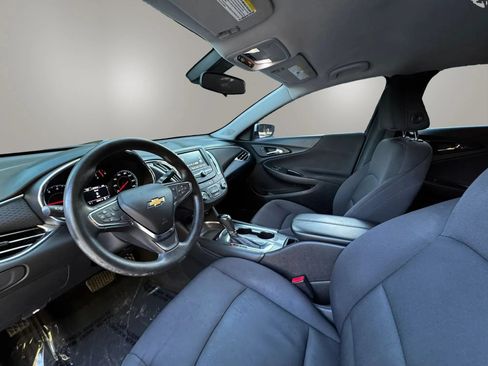 Used 2017 Chevrolet Malibu LT FWD image 14
