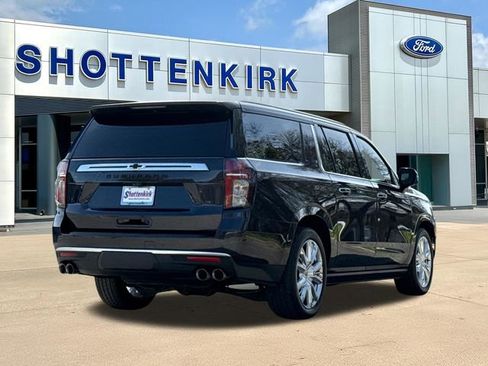 Used 2022 Chevrolet Suburban High Country AWD/4WD image 8