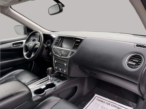 Used 2020 Nissan Pathfinder SL FWD image 15