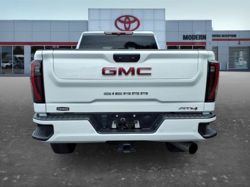 Used 2025 GMC Sierra 2500 AT4 AWD/4WD image 4