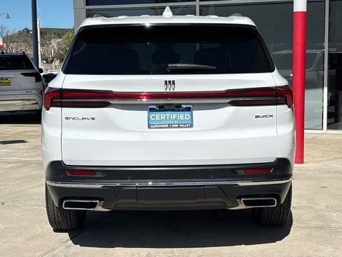 Certified 2025 Buick Enclave Preferred image 3
