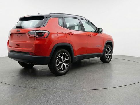 Used 2025 Jeep Compass Limited AWD/4WD image 9