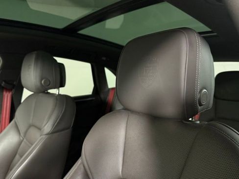 Used 2023 Porsche Macan image 13