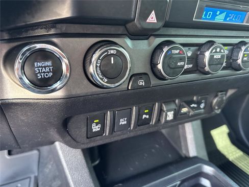 Used 2023 Toyota Tacoma TRD Off-Road w/ Advanced Technology Package AWD/4WD image 26