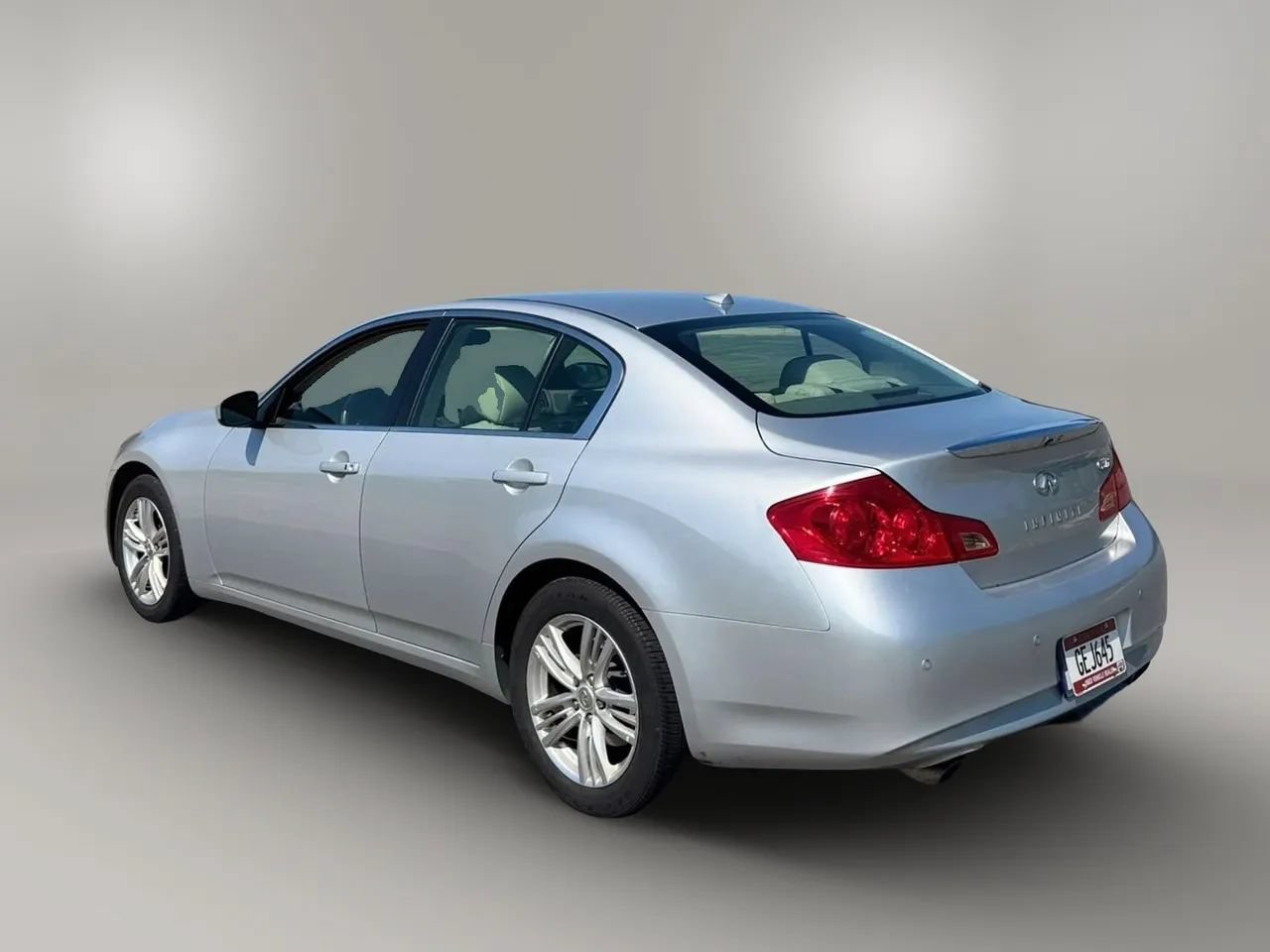 Used 2010 INFINITI G37 x Sedan w/ Premium Pkg AWD/4WD image 3