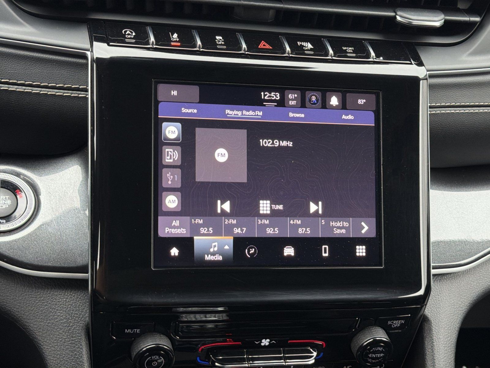 Used 2023 Jeep Grand Cherokee Laredo AWD/4WD image 19