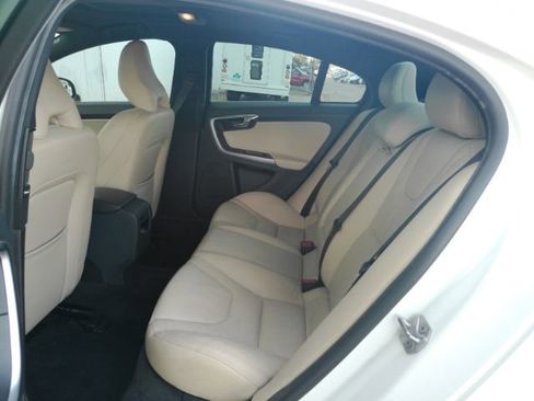 Used 2015 Volvo S60 T6 image 18