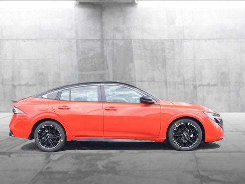 New 2026 Nissan Sentra SR w/ SR All Weather Package FWD image 5