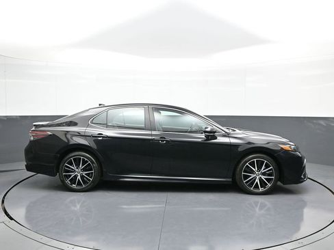 Certified 2023 Toyota Camry SE image 5