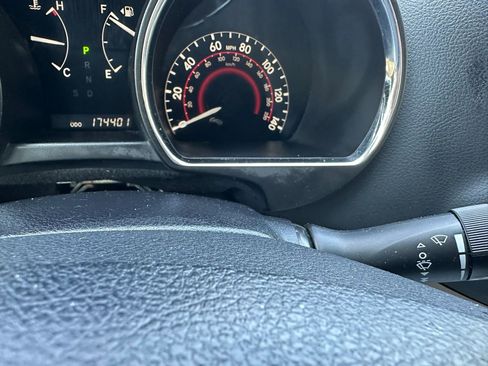 Used 2011 Toyota Highlander SE w/ Tow Pkg image 21