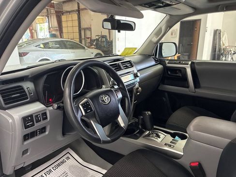 Used 2012 Toyota 4Runner SR5 w/ Convenience Pkg AWD/4WD image 8