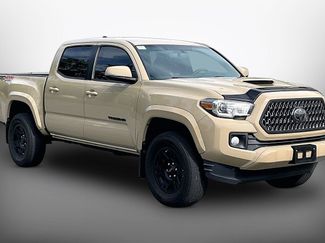 Used 2017 Toyota Tacoma TRD Sport w/ Tow Package (A/T) AWD/4WD video 1