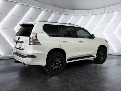 Used 2021 Lexus GX 460 Luxury w/ Off Road Package AWD/4WD image 4