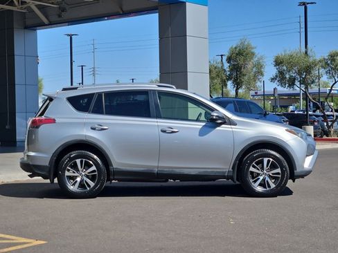 Used 2018 Toyota RAV4 XLE AWD/4WD image 9