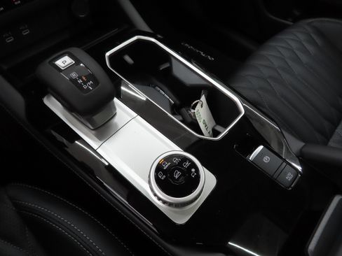 New 2026 Mitsubishi Outlander SEL FWD image 16