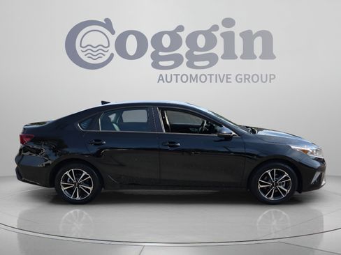 Used 2024 Kia Forte LXS w/ LXS Technology Package FWD image 6