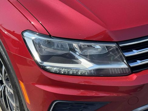 Used 2019 Volkswagen Tiguan SE w/ Panoramic Sunroof Package AWD/4WD image 11