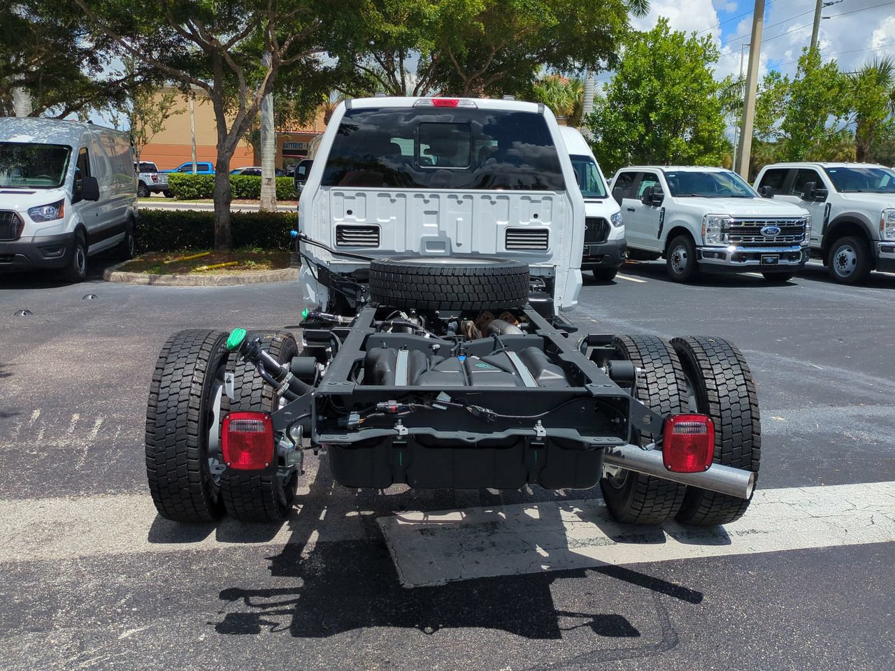 New 2026 Ford F550 4x4 Crew Cab image 5