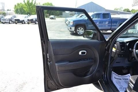 Used 2016 Kia Soul w/ Convenience Package FWD image 11