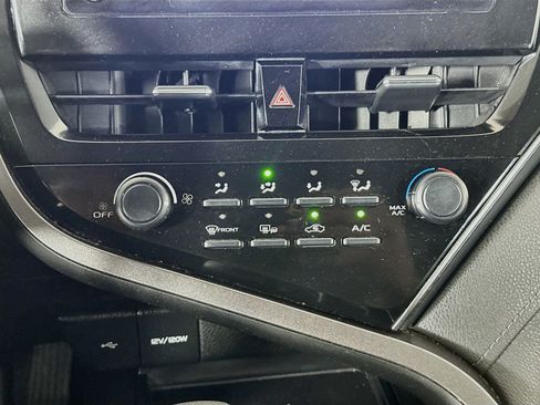 Used 2022 Toyota Camry LE FWD image 23