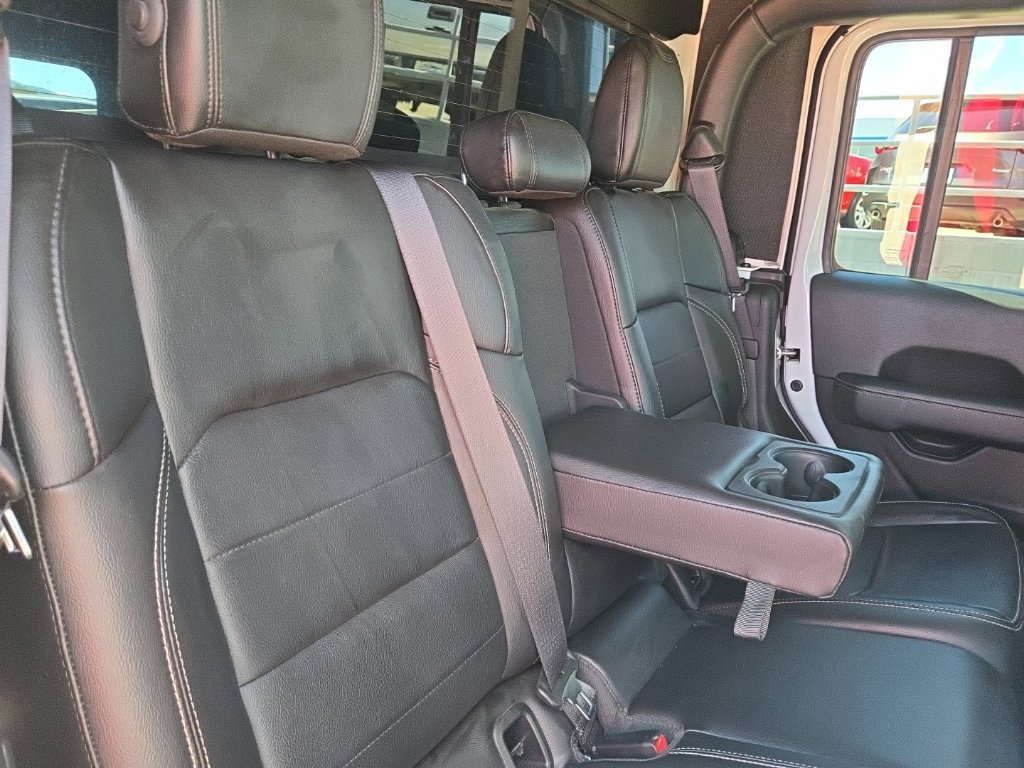 Used 2020 Jeep Gladiator Overland AWD/4WD image 12